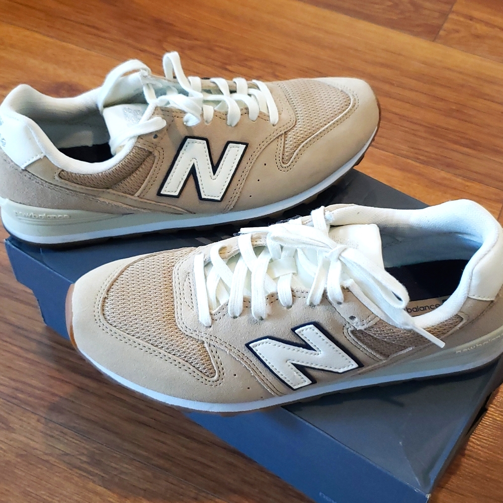New Balance 996